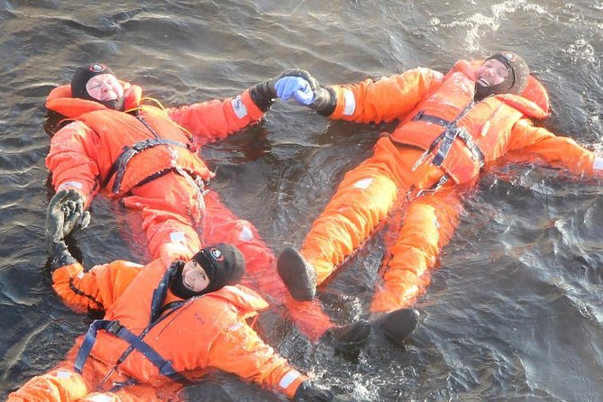 Ice-Floating Experience in Savonlinna - The floating session and castle views