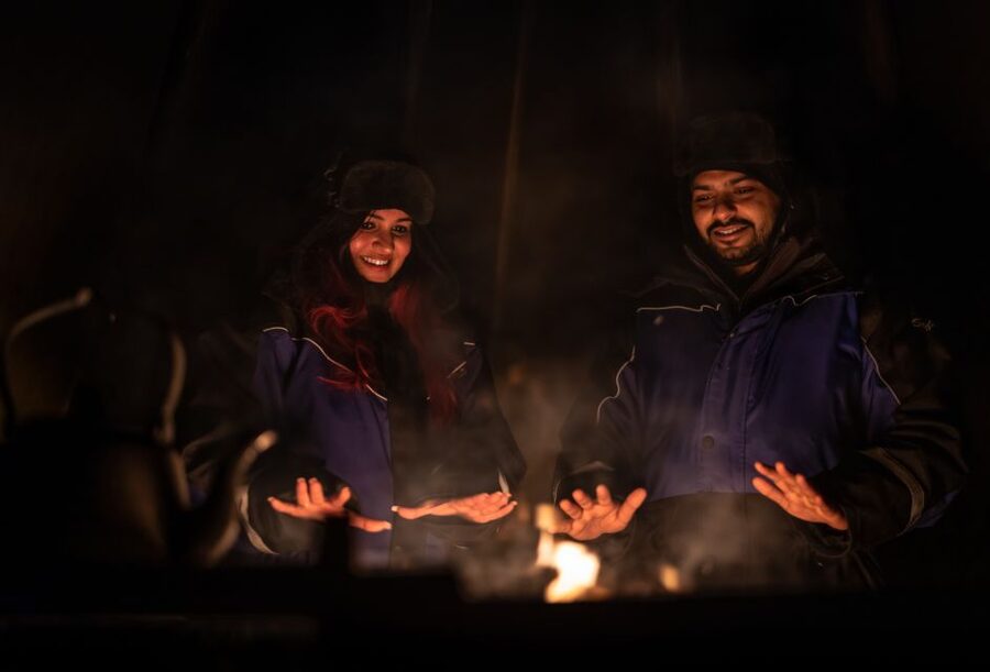 Ivalo: Lake Inari Northern Lights Tour w/ Reindeer & Dinner - A quiet stop beside frozen Lake Inari