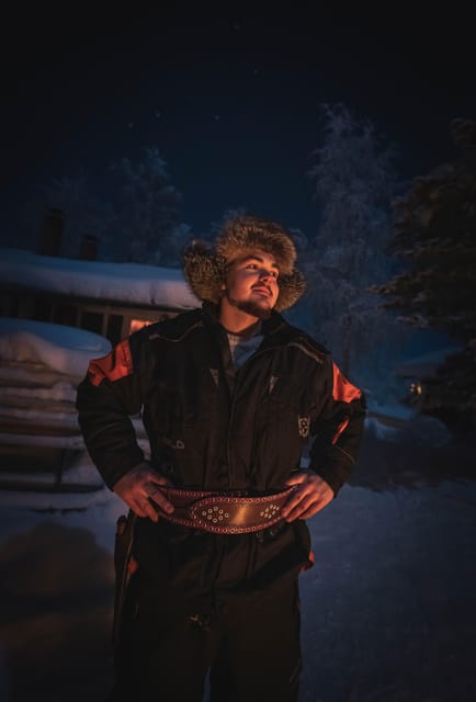 Ivalo: Lake Inari Northern Lights Tour w/ Reindeer & Dinner - Dinner by the open fire