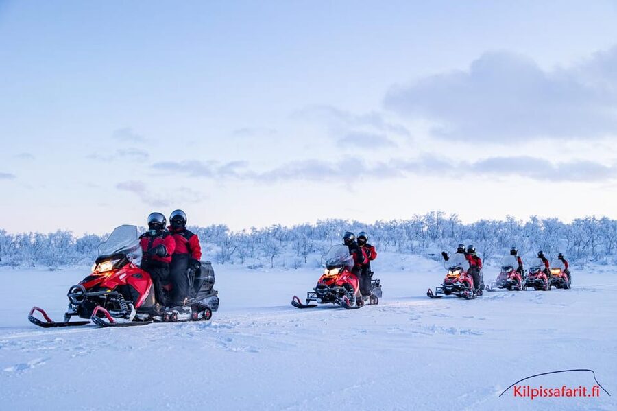 Kilpisjärvi: Border of Three Countries Snowmobile Safari - Koltavuoma and the yellow border cairn