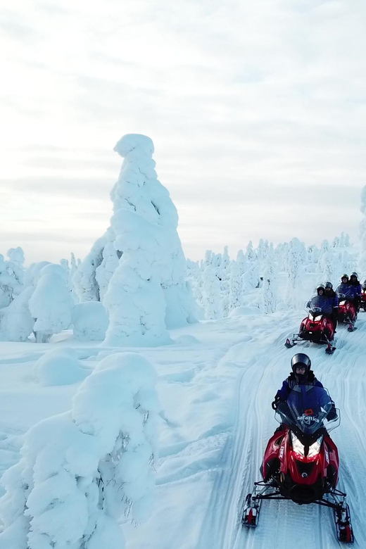 King of Ylläs: Snowmobiling to the Hill - The hilltop café break