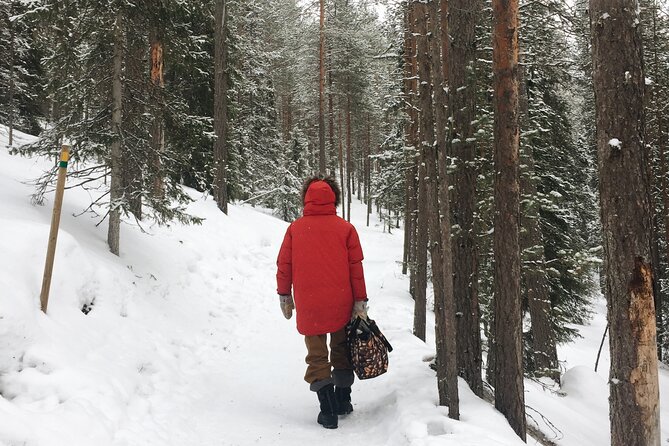 Korouoma national park and frozen waterfalls hiking tour - What to wear for a winter hike