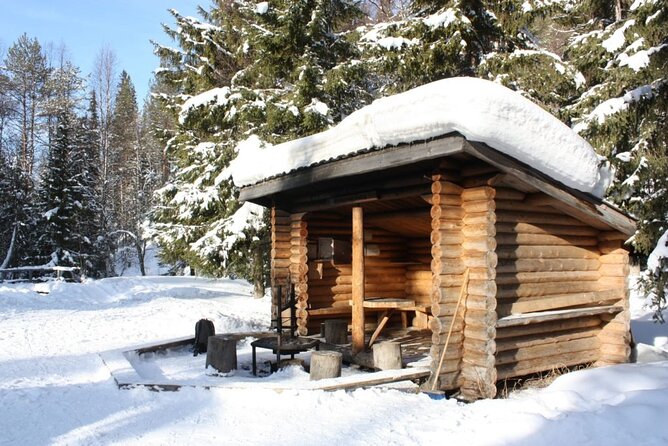 Korouoma National Park & Frozen Waterfalls - The fire, hot drinks, and two meal choices