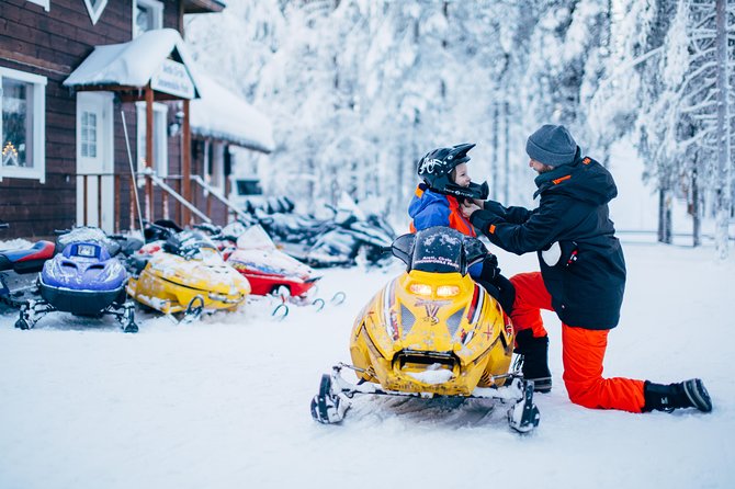Lapland Family Snowmobile Safari from Levi - How the snowmobile ride works