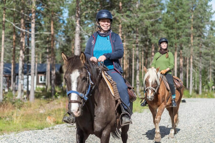 Levi: Horse Riding in the Finnish Forest - The first 10 minutes: learning how to handle your horse