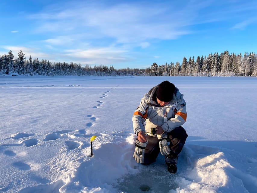 Levi: Ice Fishing Trip in a small group - What the 1.5-hour lake session feels like