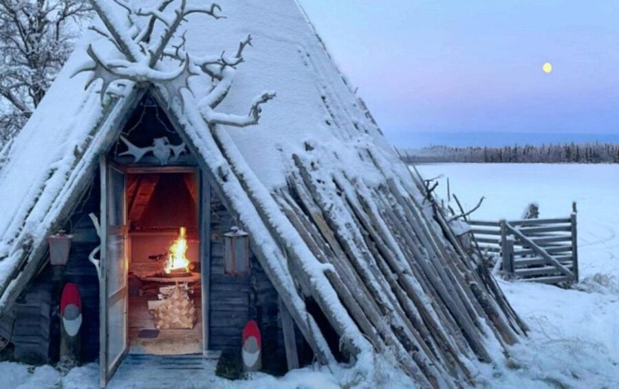 Levi: Lapland Reindeer Safari - Meeting and feeding the reindeer