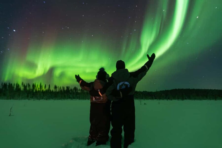 Levi: Northern Lights Hunting - Photography Tour - Guides who combine field skills with people skills