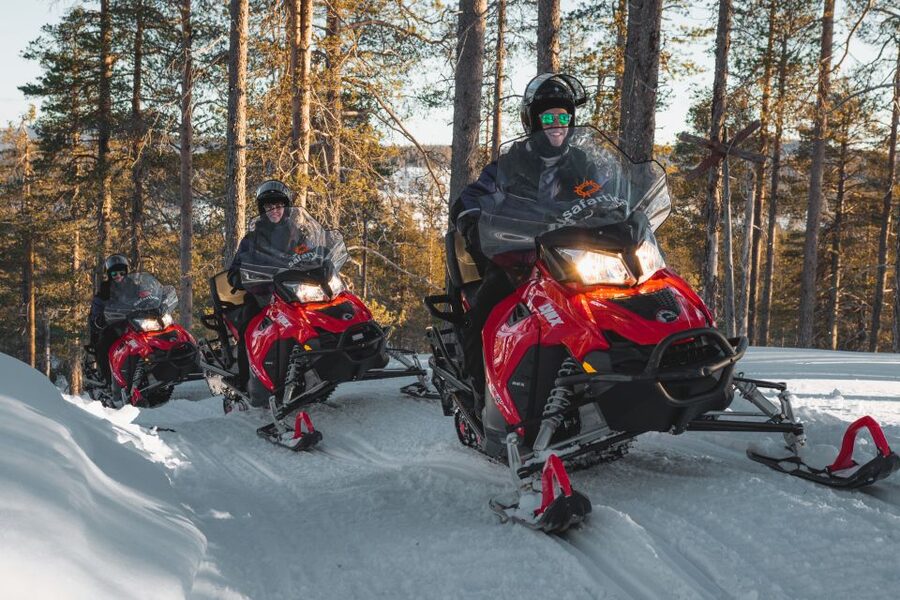 Levi: Snowmobile Safari for Adults - Sharing one machine with a partner