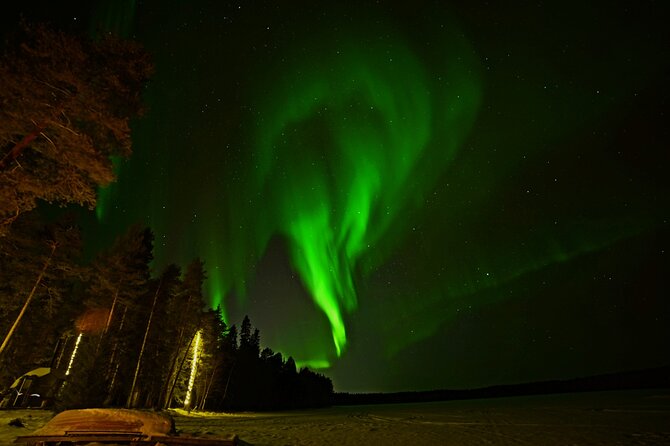 Northern Lights Hunting in Lappish old cottage - Pickup times and the three-hour schedule