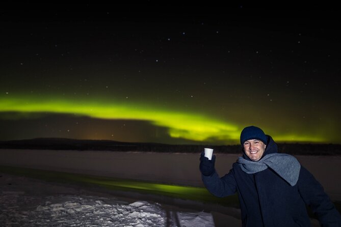 Northern lights hunting photo tour with bbq; small groups - Group size, transport, and comfort