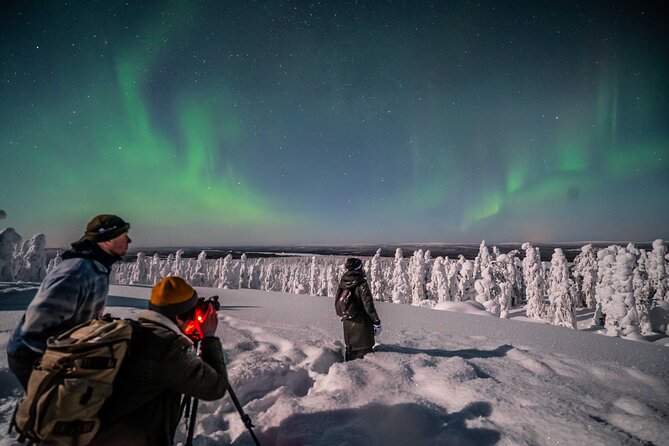 Northern Lights Hunting Photography Tour in Levi - Photography help for cameras and phones