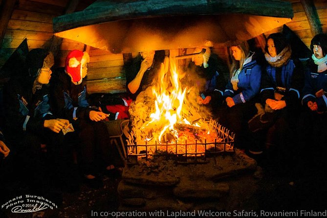 Northern Lights Photography Tour from Rovaniemi - Getting a sharp aurora photograph