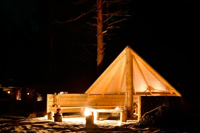 Northern Lights Tour in Atmospheric Cottage - What happens during the three hours