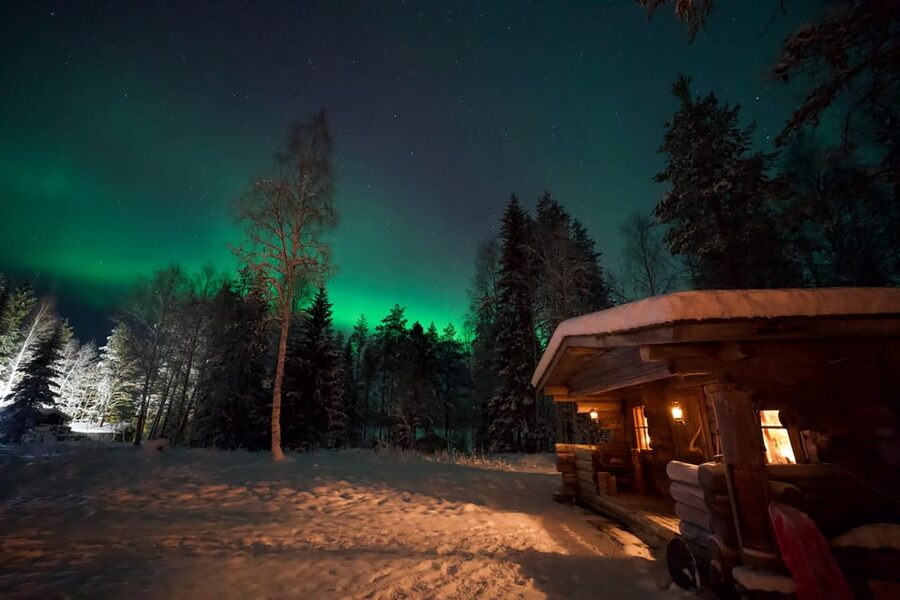 Northern Lights Tour in Atmospheric Cottage - Aurora chances and the cloud problem