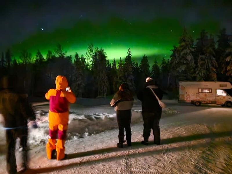 Oulu: Starguaranteed Northern Lights Mobile Chase - Warmth, comfort, and outdoor patience