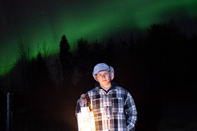 Private Aurora Hunting Tour—Guaranteed Sightings - The campfire pause in Lapland