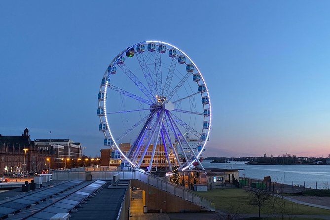 Private Helsinki Sightseeing walking + Car - Esplanadi and the market area slow the pace