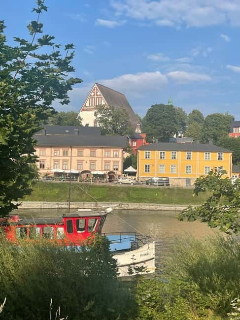 Private Medieval Porvoo by Car from Helsinki - Café Helmi and a Finnish pastry