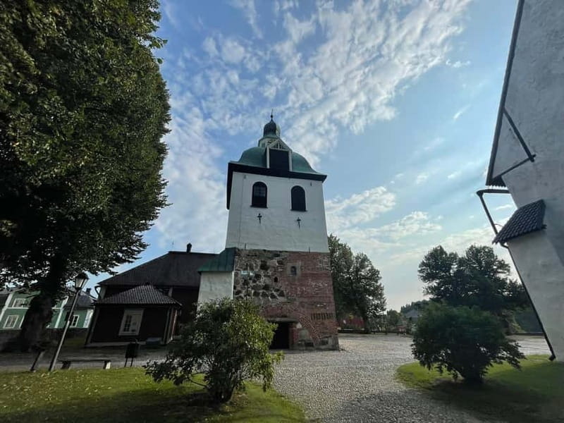 Private Medieval Porvoo by Car from Helsinki - Chocolate, crafts, and time for browsing