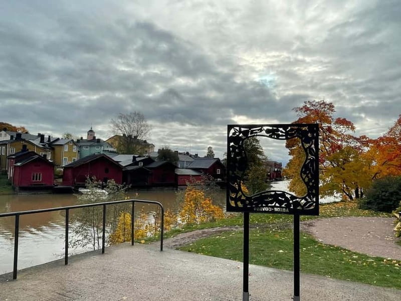 Private Medieval Porvoo by Car from Helsinki - A private drive with Peter or Tatiana