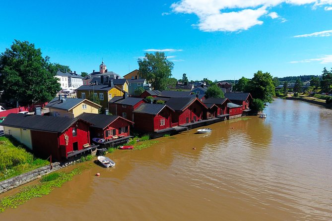 Private National Park and Porvoo Old Town tour from Helsinki - What the private vehicle and guide add