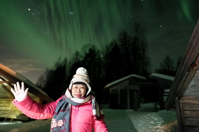 Private Northern Lights Hunting Expedition - Waiting by the Fire