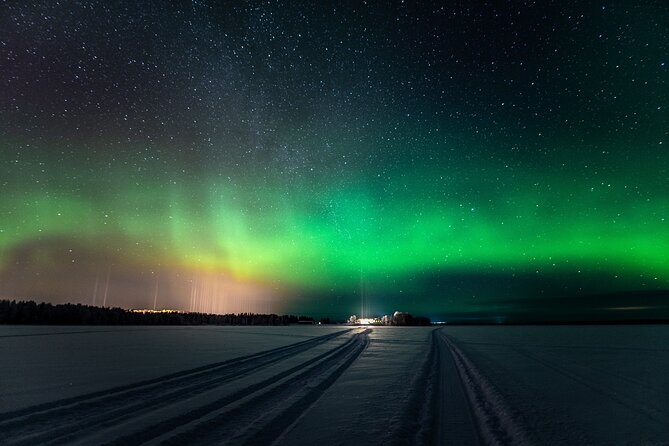 Private Northern Lights Photography Hunting - Fires, soup, and the human side of the night