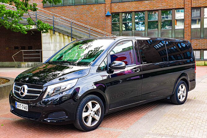 Private VIP Transfer from or to Helsinki Airport - A private arrival without the taxi queue