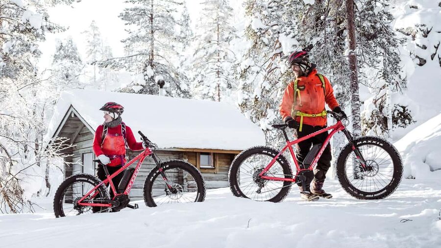 Pyhätunturi: Electric Fatbike Tour in Finnish Lapland - Ninety minutes among the Arctic trees
