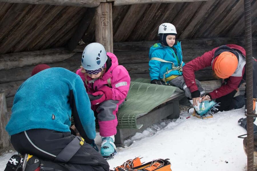 Pyhätunturi: Kid's Ice Climbing Adventure in Finnish Lapland - Who will enjoy this most