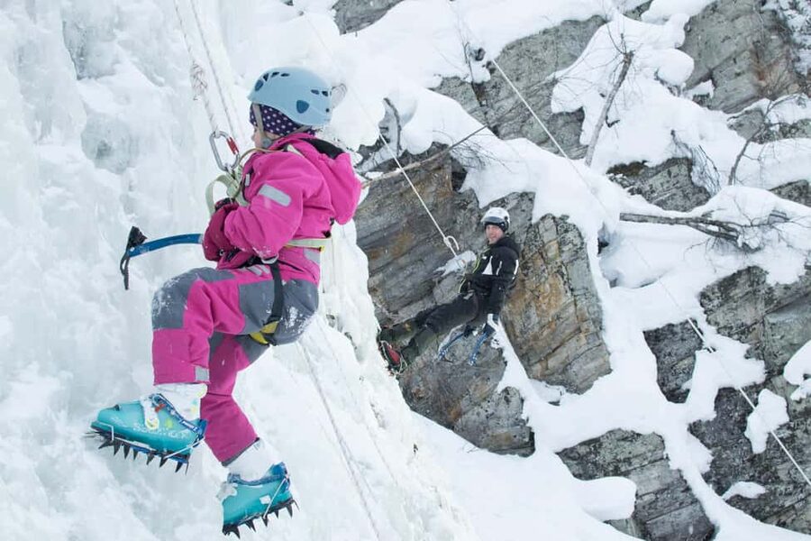 Pyhätunturi: Kid's Ice Climbing Adventure in Finnish Lapland - Parents get a turn too
