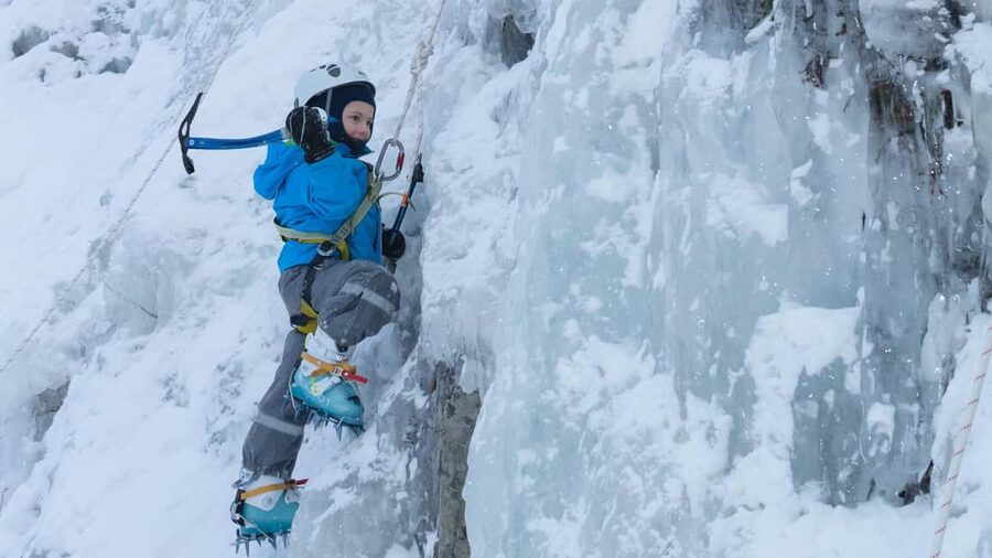 Pyhätunturi: Kid's Ice Climbing Adventure in Finnish Lapland - Starting at Hotel Pyhätunturi