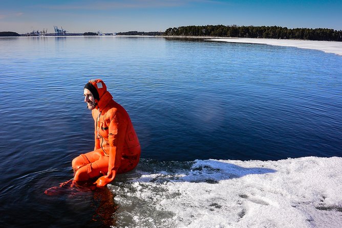 Redrib Ice Experience - Floating safely in a survival suit