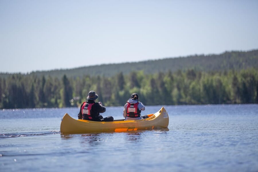 Rovaniemi: All-Day Canoe Adventure - Pickup and the small-group setup