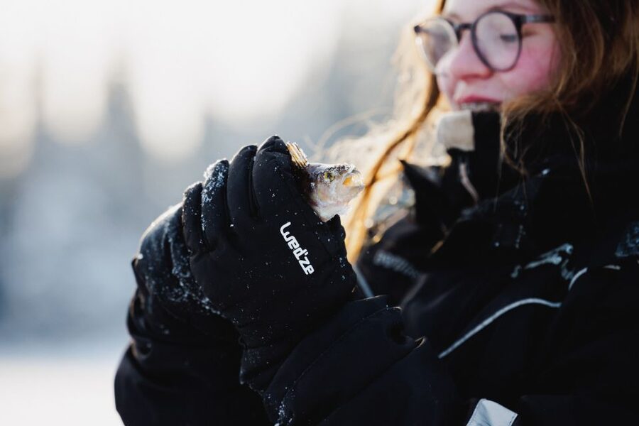 Rovaniemi: Arctic Circle Ice Fishing Experience - Getting dressed for Arctic conditions
