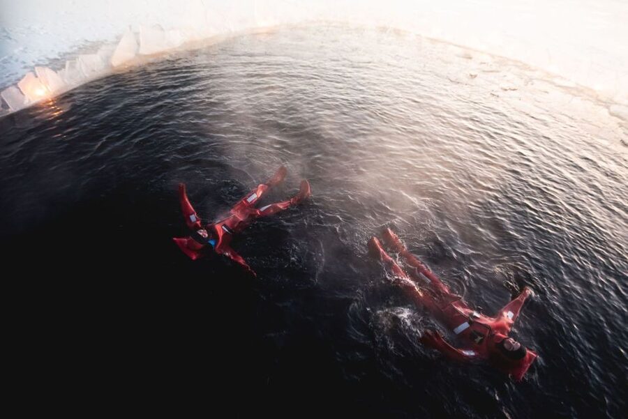 Rovaniemi: Arctic Ice Floating and Northern Lights Tour - Who should book this experience?