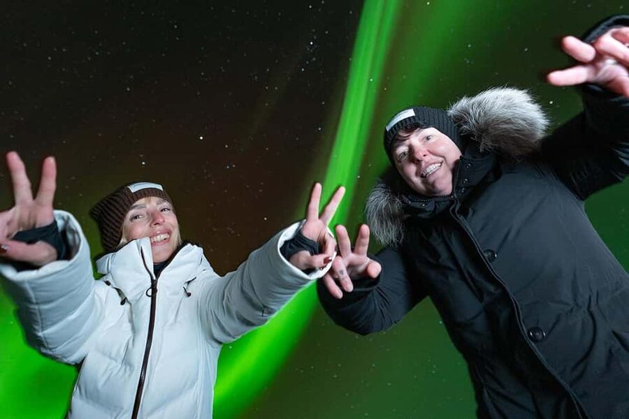 Rovaniemi: Aurora Hunt with Money-Back Guarantee and Photo - Pickup in Rovaniemi and the first two hours