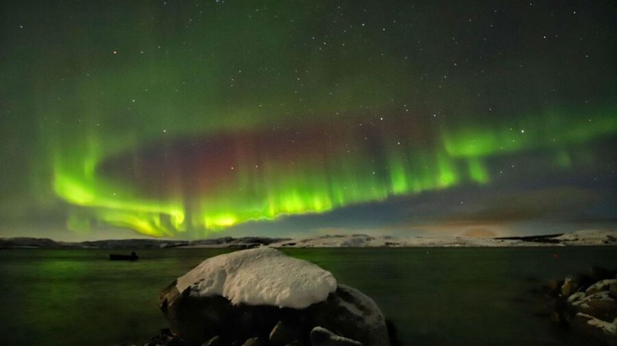 Rovaniemi: Aurora Hunting Tour with Photography by Van - A four-hour search for a moving target