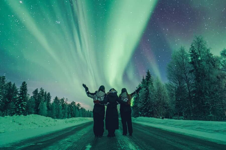 Rovaniemi: Discover the Northern Lights Photography Tour - Starting in Rovaniemi with the right expectations