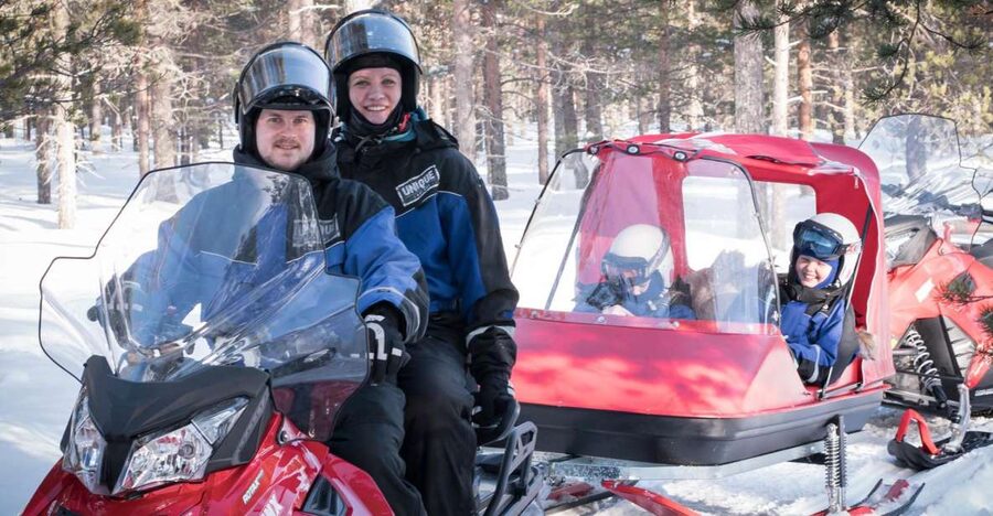 Rovaniemi: Family Snowmobile Safari with Campfire and Snacks - How the transport schedule affects your day