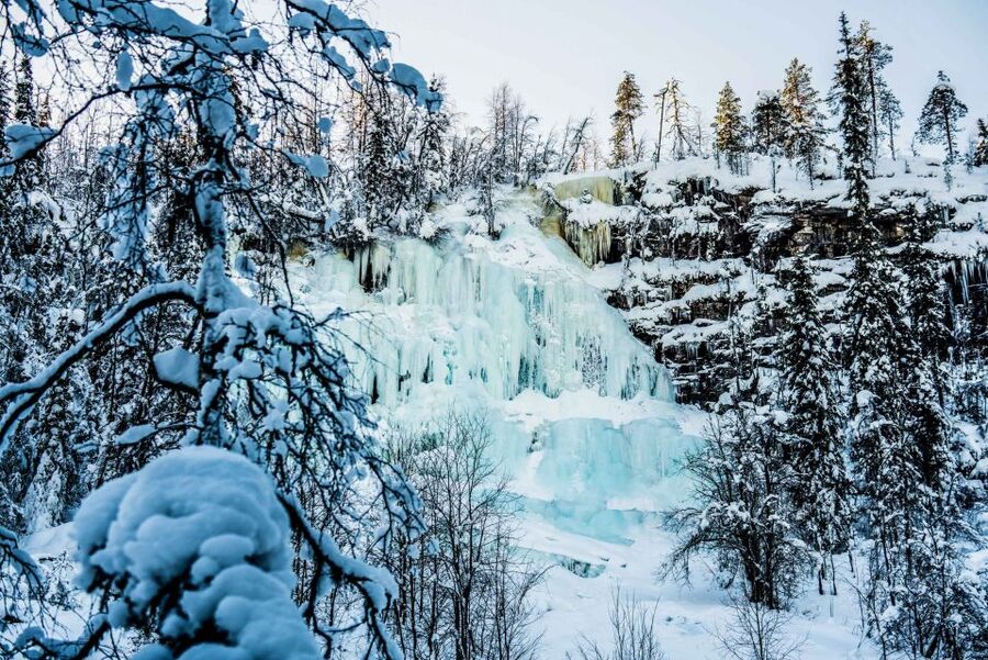 Rovaniemi: Frozen Waterfalls of Korouoma Canyon & Pro Photos - The open-fire lunch at the lean-to