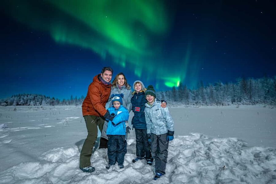 Rovaniemi: Guaranteed Northern Lights Tour with Photos - Stop two: finding the first clear sky