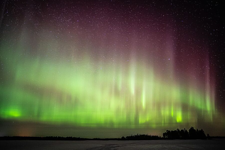 Rovaniemi: Guaranteed Ultimate Aurora Hunt with Photographer - Crossing into Sweden or Norway