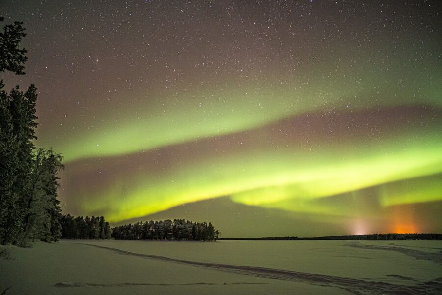 Rovaniemi: Guaranteed Ultimate Aurora Hunt with Photographer - The value of $127