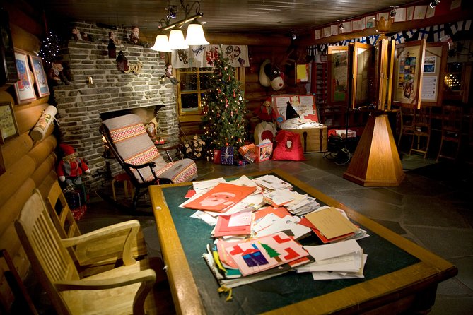 Rovaniemi Guided Tour and Santa Claus Village - Arktikum and the limits of a three-hour schedule