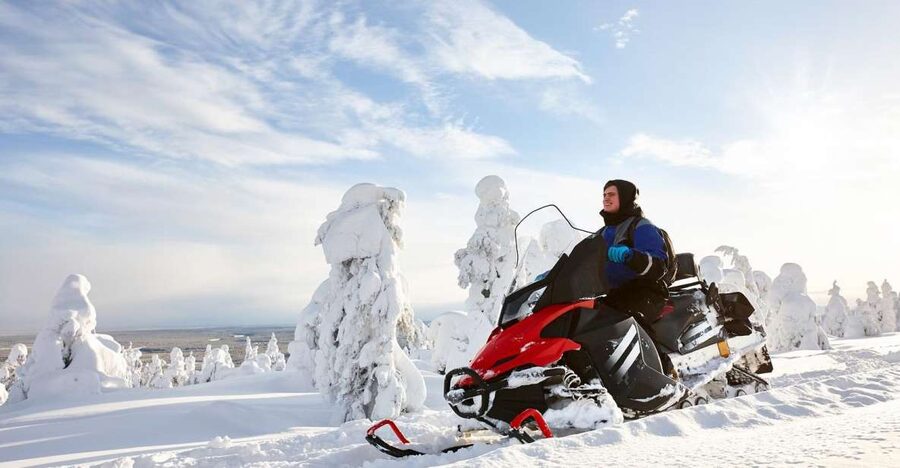 Rovaniemi: Guided Wilderness Snowmobile Ride - Getting ready at the office