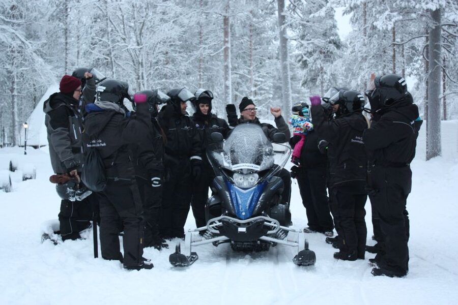 Rovaniemi: Husky & Reindeer Experience with Snowmobile Ride - What is included, and what should you bring?