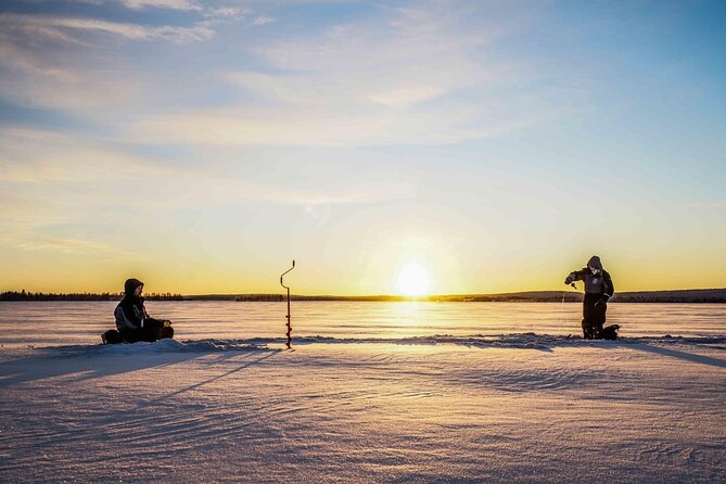 Rovaniemi: Ice Fishing from Private Lakefront Property & BBQ - The barbecue is more than a side detail
