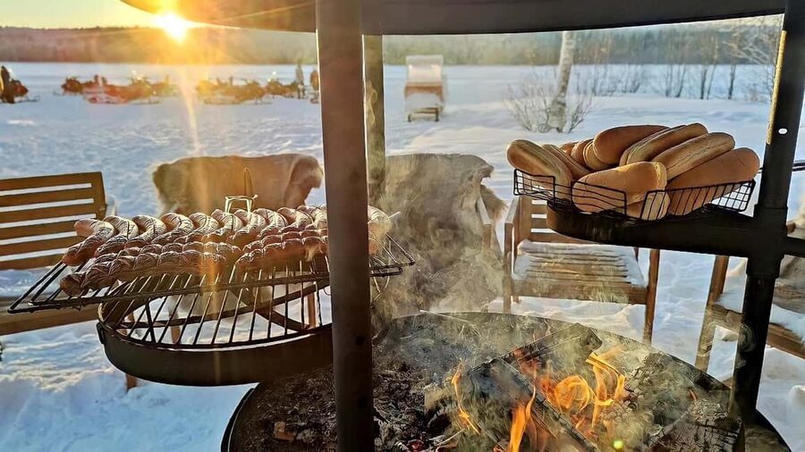 Rovaniemi: Ice Fishing Small Group Tour & Barbeque - Four hours of fishing, waiting, and winter views
